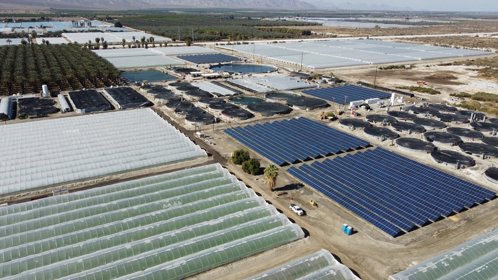 Commercial rooftop solar installation